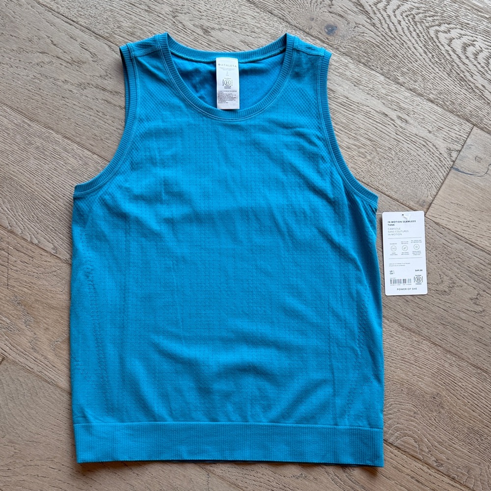 NWT Athleta ‘In Motion’ perforated sleeveless Tank Top in Small - turquoise blue